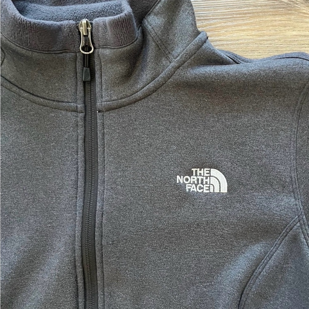 The North Face charcoal Gray Fleece Jacket with White Logo .Agave Charcoal